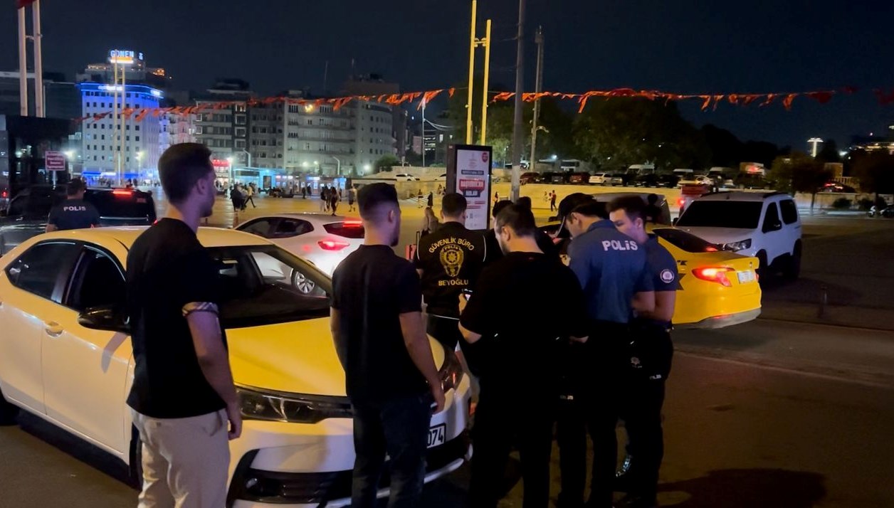 beyoglunda huzur istanbul denetimi helikopter de destek verdi ZFJtQXQj