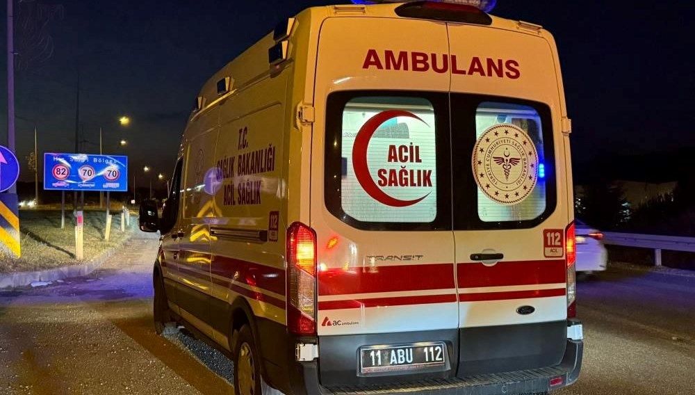 bilecikte tir ile otomobil carpisti dort yarali kOM5aQCg