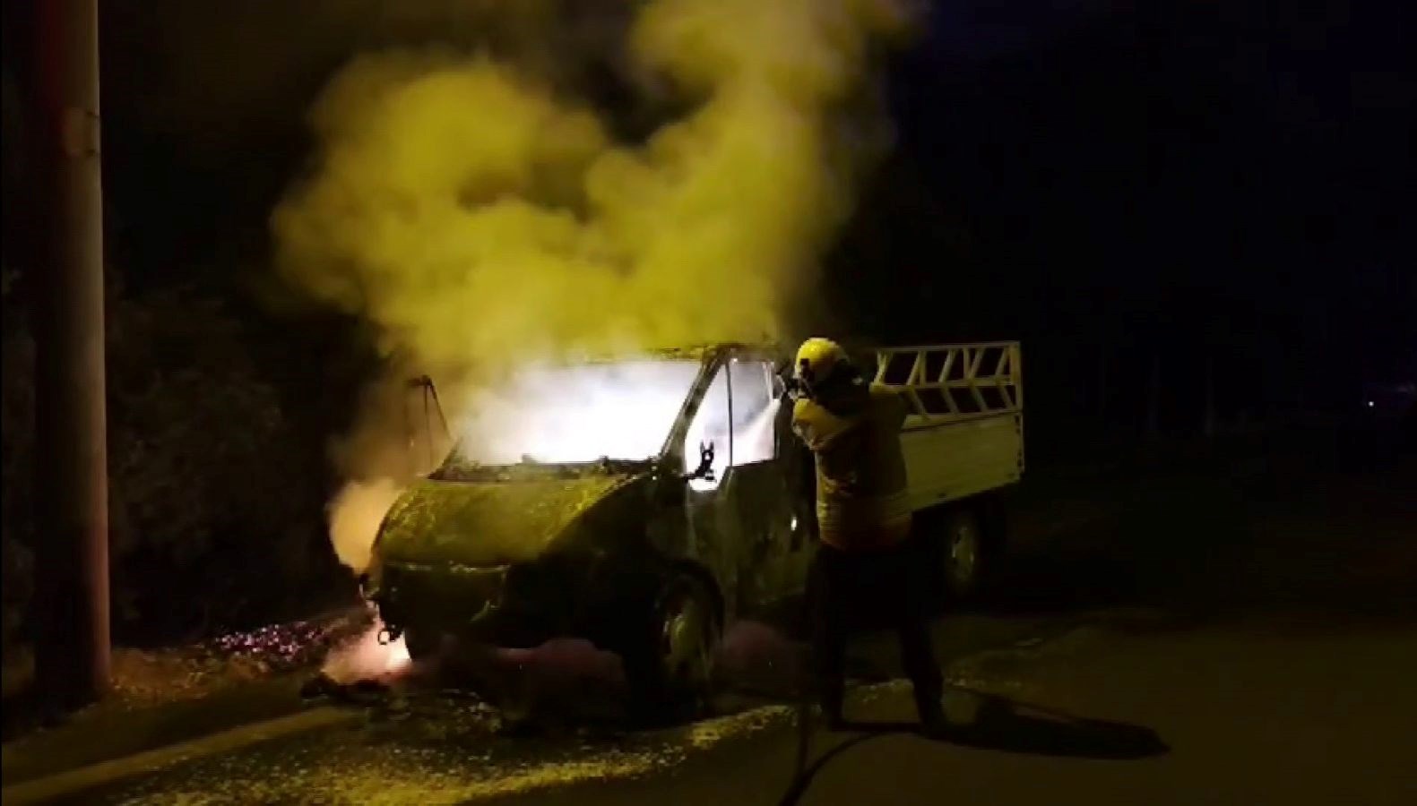 kamyonet alev aldi khVisHE2