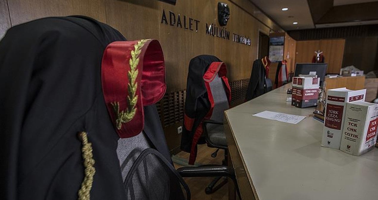 retweet yargisi paylasmadigi iceriklerle hapis cezasi aldi meslekten atildi ZEnnmm8j