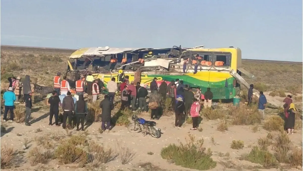 bolivyada otobus faciasi 16 olu 36 yarali p513yNNk.jpg