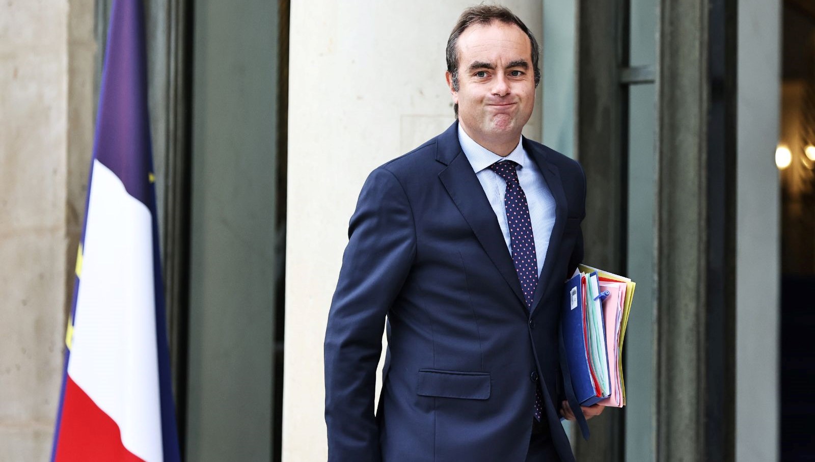 lecornu fransizlari cileden cikaran bu siyasi krize son verilmeli pqflWdu5