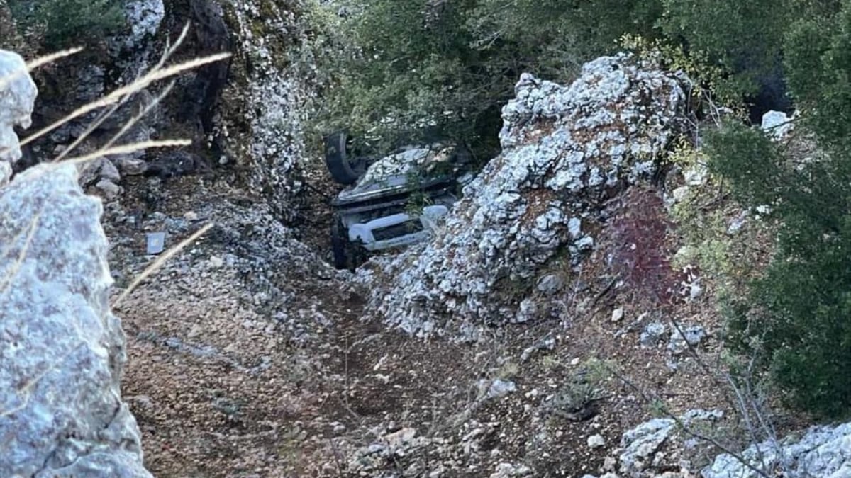 mersinde ucuruma dusen otomobilin surucusu oldu 3JtDTzdD.jpg