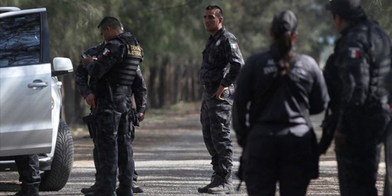 meksikada kartel ve polis catisti 13 olu j8HKplOp.jpg