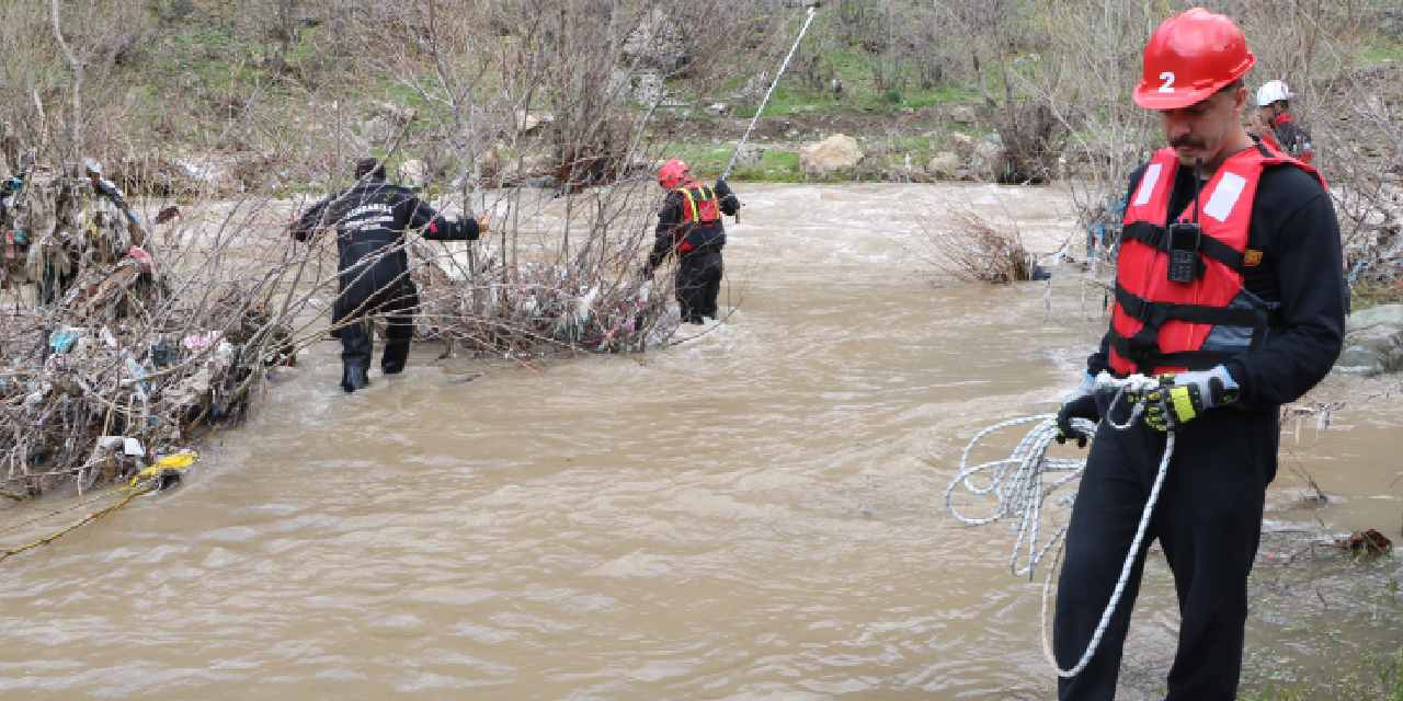 Hakkari’de Kaybolan 8 Yaşındaki Osman İçin Arama Çalışmaları Devam Ediyor