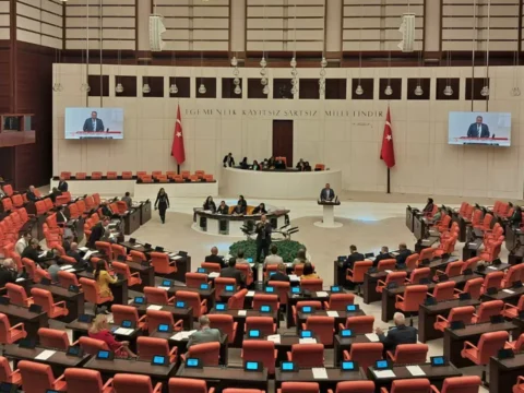 Torba kanun teklifinde 3uncu madde metinden cikarildi 4 ve 5inci maddelerde degisiklige gidildi iBYRWxK2